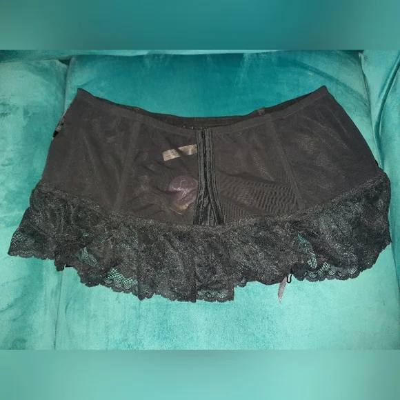 Cacique Black Chemise with Lace Trim - Picture 9 of 11